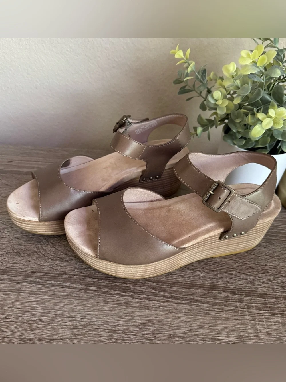 DANSKO | Ta Brown Taupe Leather Platform Sandals with Buckle Size 38 / 7.5
